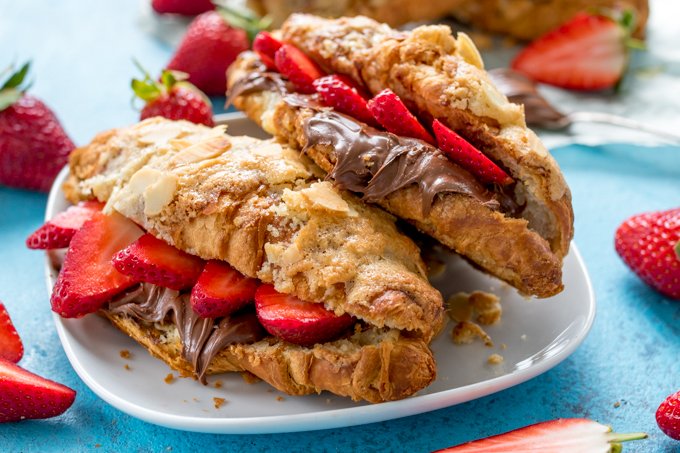 Strawberry & Hazelnut Nutella Crossiant Combo